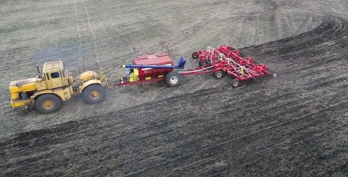 Дисковый посевной комплекс "Agrator Disk - 9000" Привод вентилятора от гидромотора.